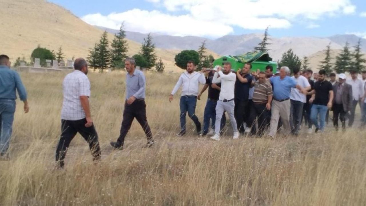Kayseri’de Korkunç Kazada Ölmüştü, Toprağa Verildi!