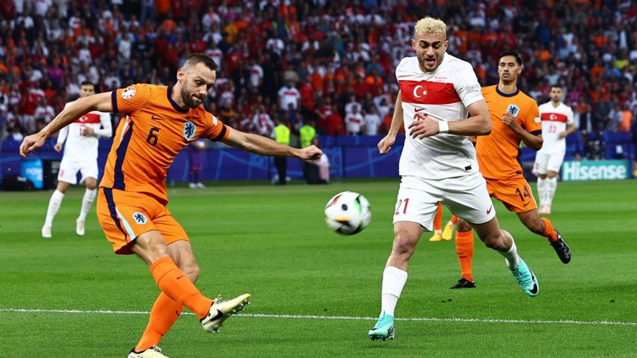 Türkiye-Hollanda Maçının İlk Yarısı Sona Erdi!