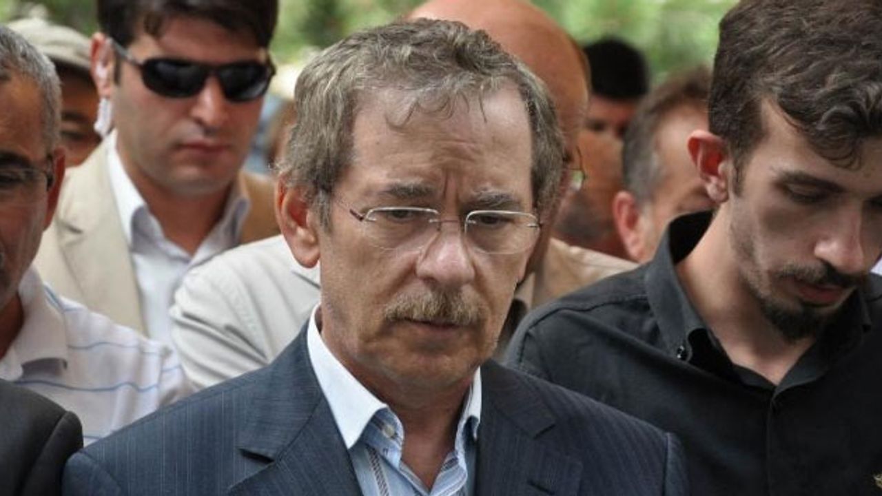 Oğlu Anneannesini Öldüren Eski Bakandan Açıklama: Annesini Öldürdüğü İddiaları Doğru Değil!