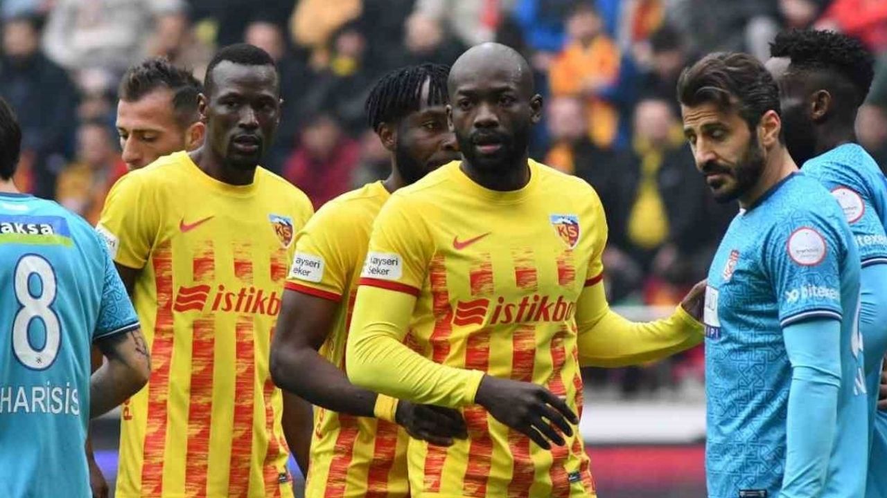 Stephane Bahoken İstanbul'a İniş Yaptı!