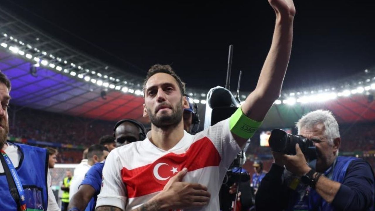 Hakan Çalhanoğlu Göz Yaşlarına Hakim Olamadı!