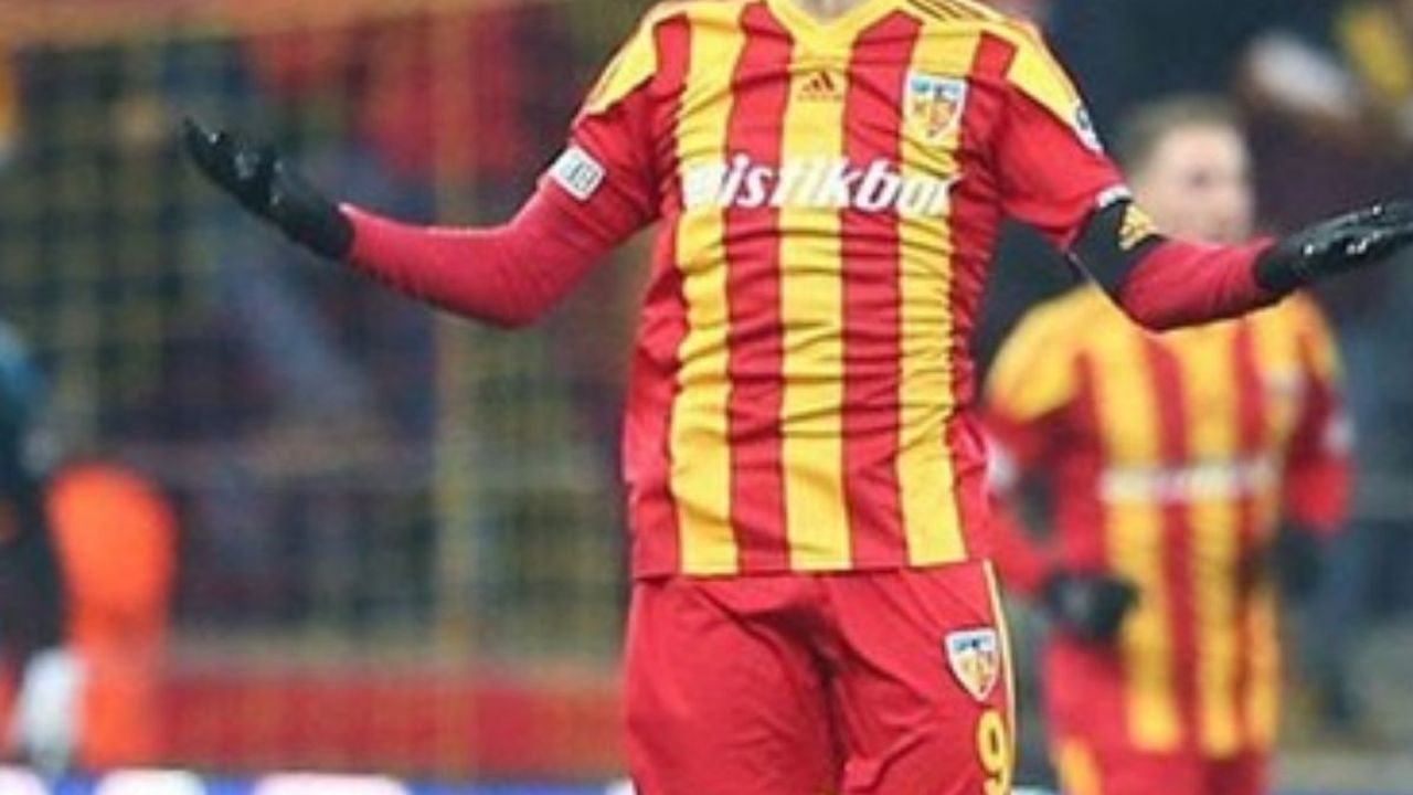 41 Yaşındaki Kayserili Futbolcu Gençlere Taş Çıkartıyor!