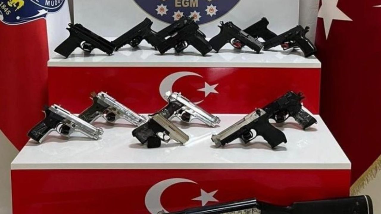 13 Adet Ruhsatsız Tabanca Ve 16 Adet Uyuşturucu Hap Ele Geçirildi!