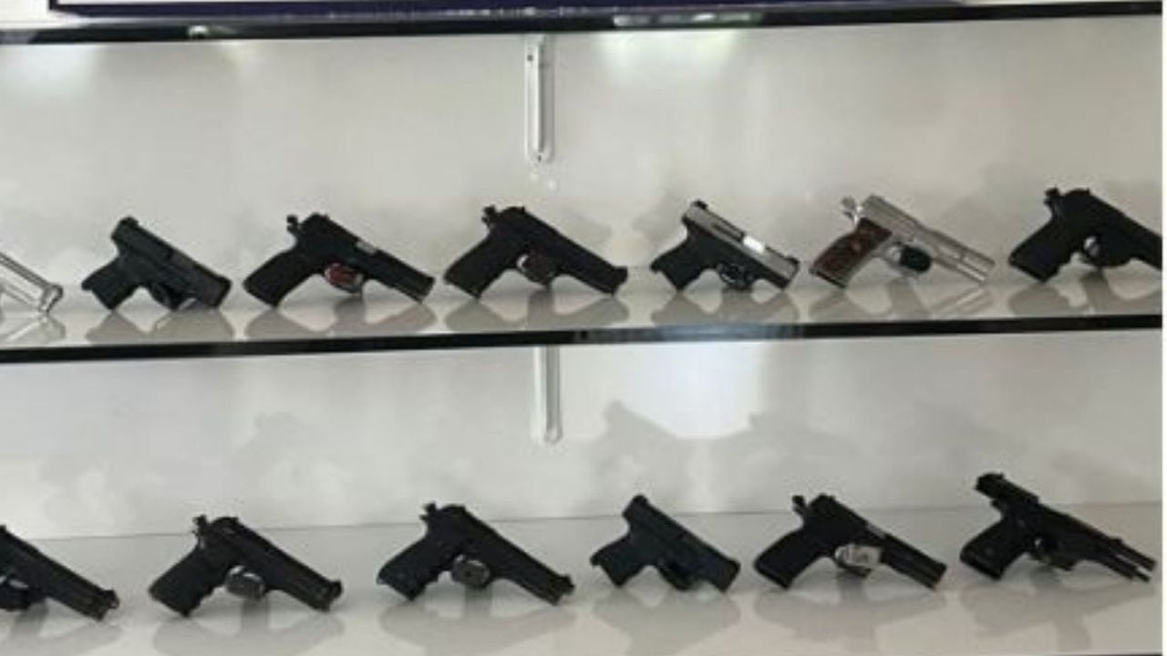 13 Ruhsatsız Tabanca, 9 Bin Adet Uyuşturucu Ve 40 Bin Paket Kaçak Sigara Ele Geçirildi!