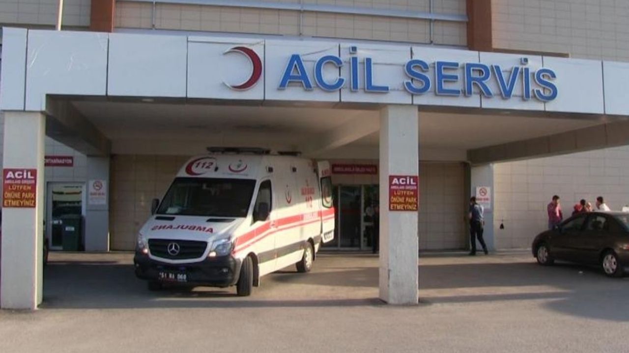 2 Otomobil Çarpıştı Yaralılar Var!