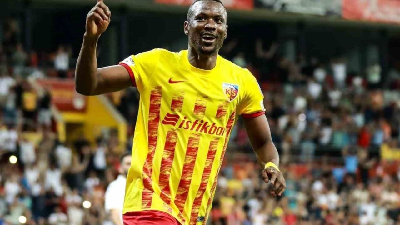 Mame Baba Thiam İmzayı Attı! Transfer Kesinleşti
