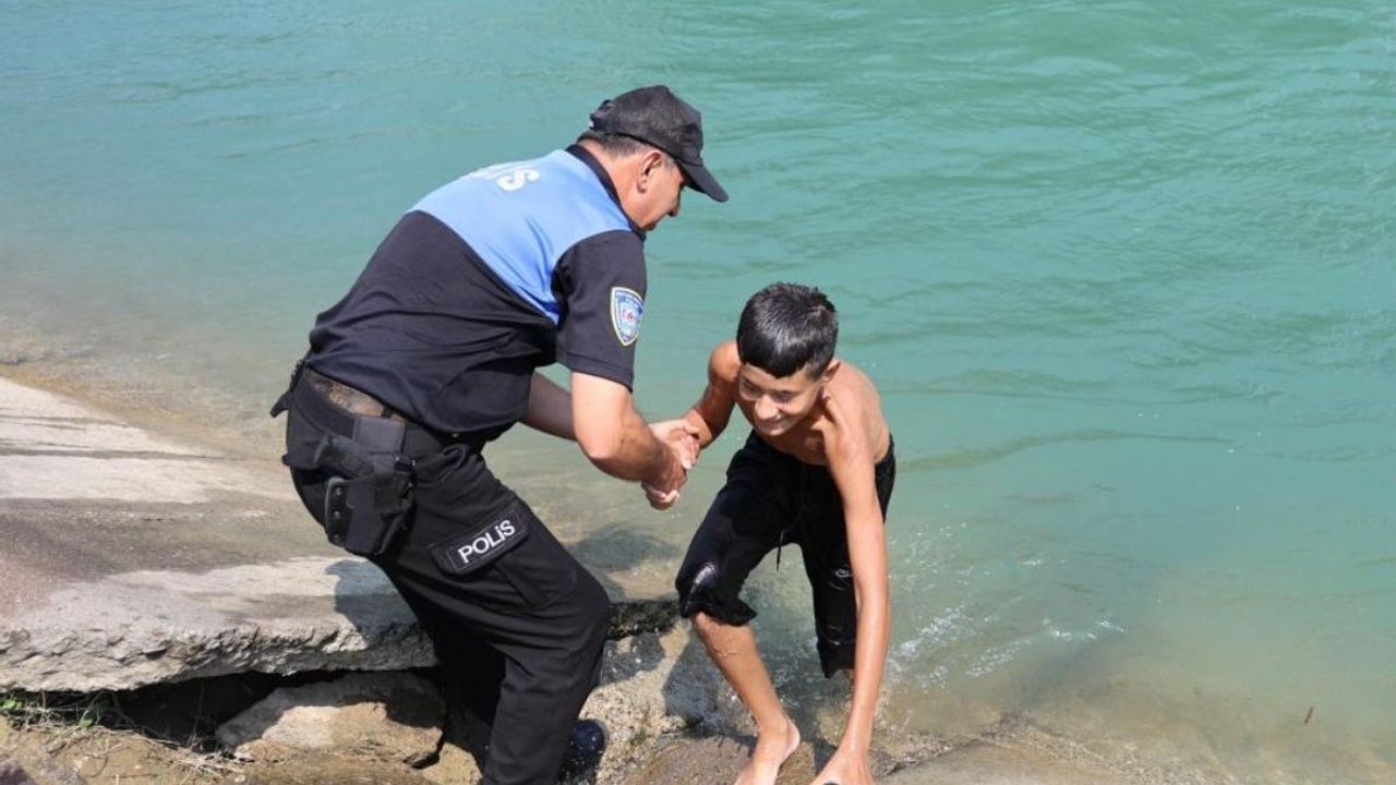 Sulama Kanalına Giren Çocukları Uyardılar! Havuz Sözü Verdiler!