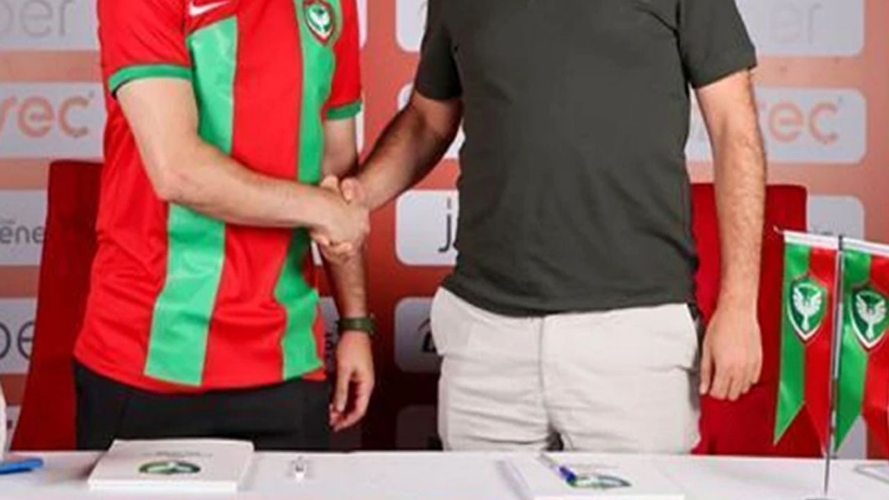 Kayserili Futbolcu Amedspor'da! İmzalar Atıldı