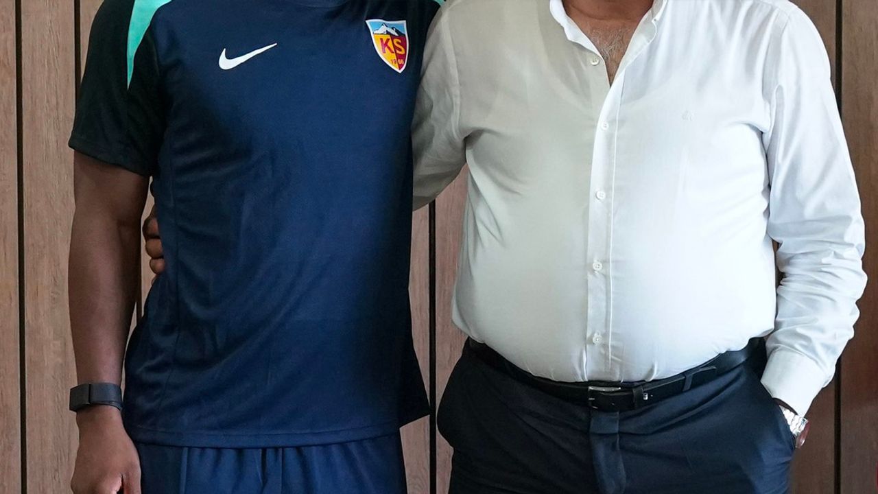 Kayserispor Sonunda Yıldız Futbolcuyla Anlaştı!