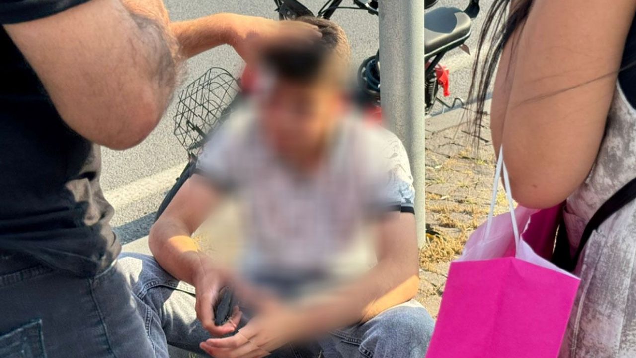 Cumhuriyet Meydanı’nda Korkutan Kaza: Yaralı Gence Kızılay Ekipleri Koştu!