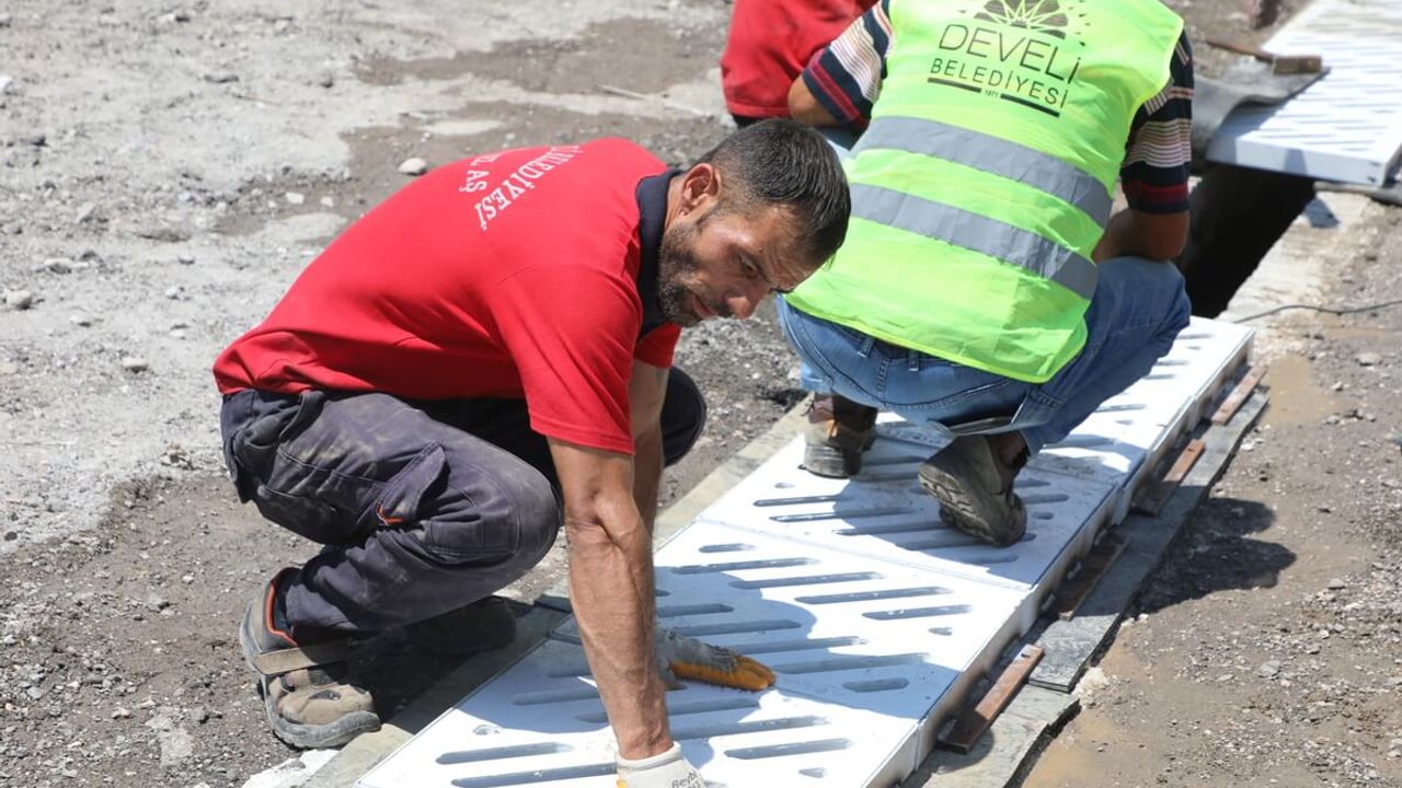 Cumhuriyet Meydanı’nda Titiz Çalışma!