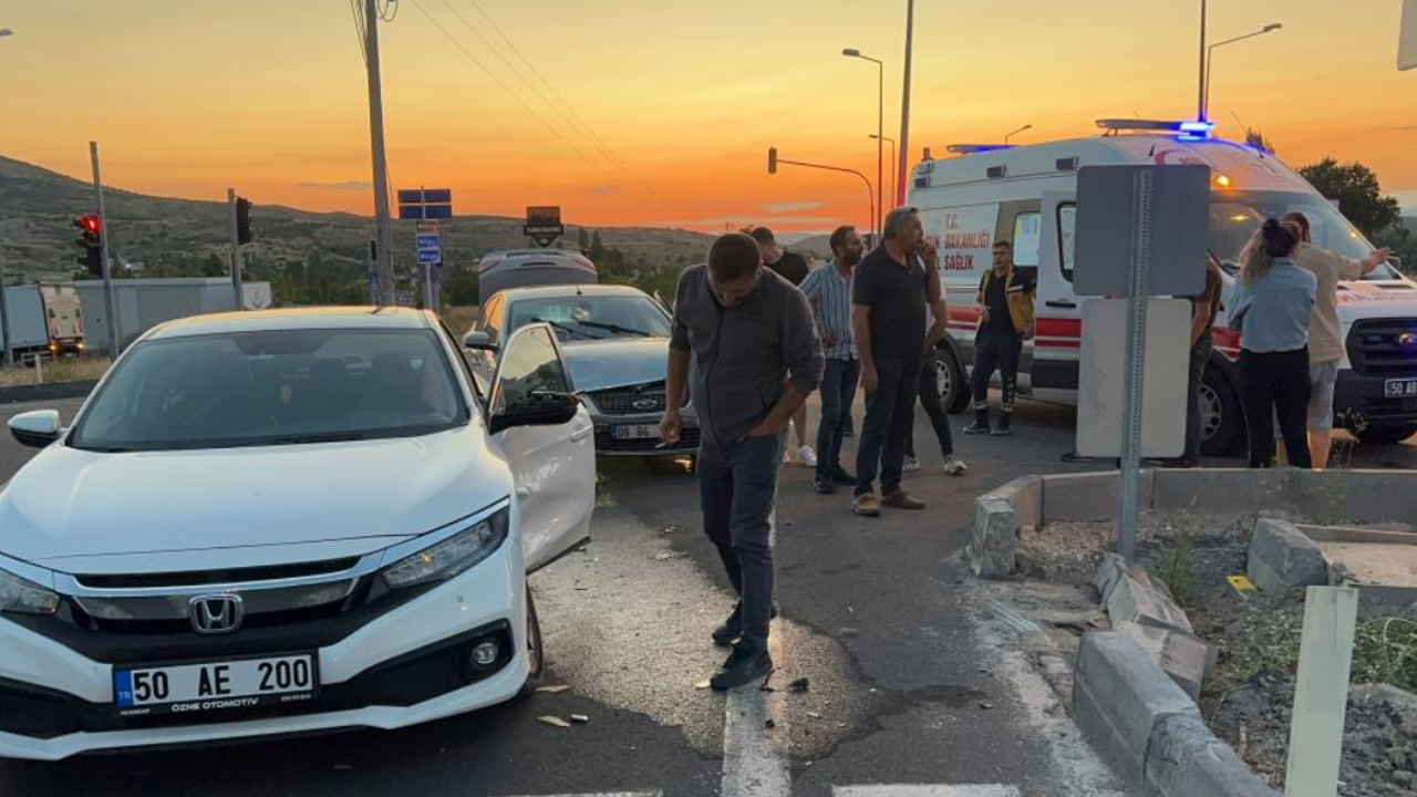 Önce Kaza Yaptılar Sonra Kavga Ettiler!