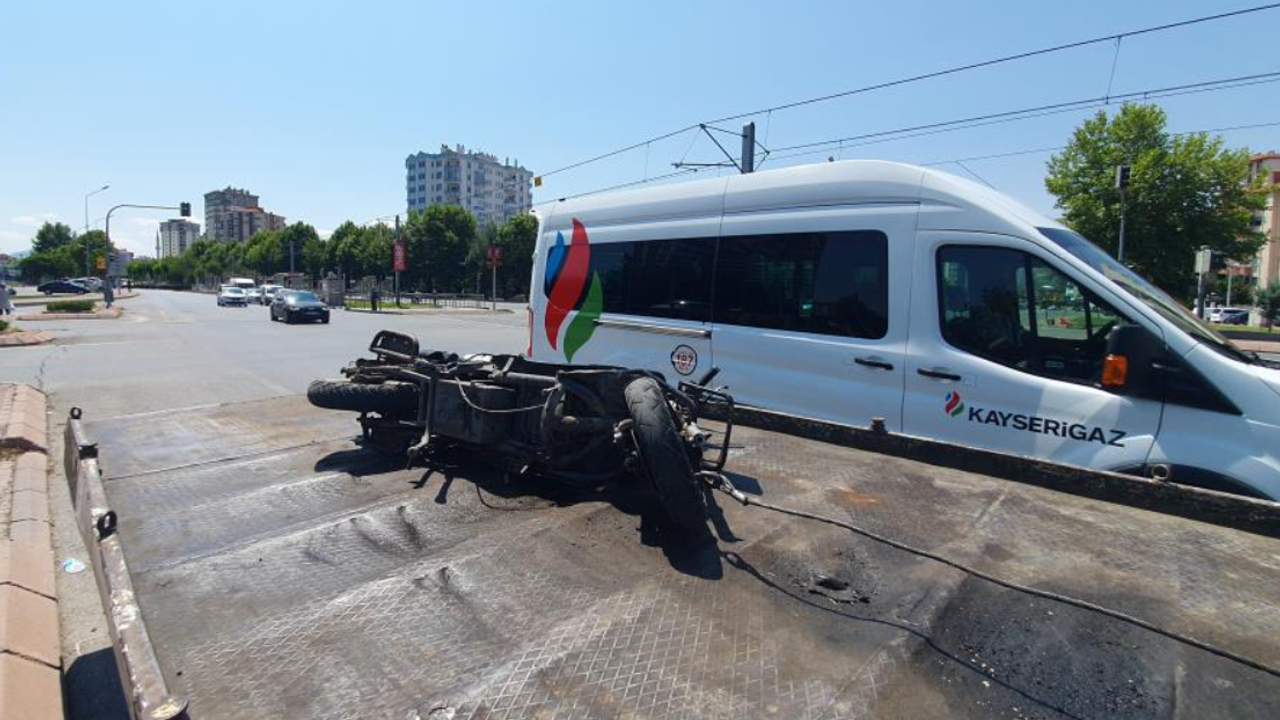 Kayseri’de Elektrikli Bisikletle Çarptığı Kadın Ağır Yaralandı