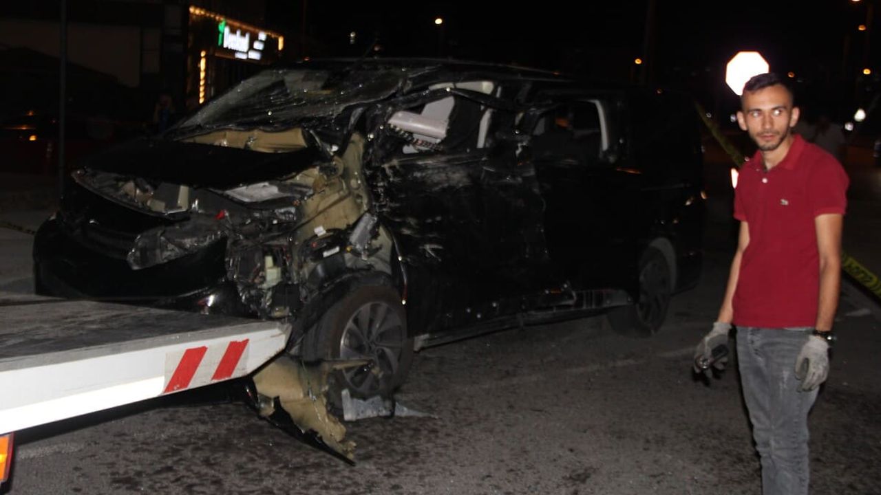 Kayseri'de Feci Kaza, Otomobilden Fırladı