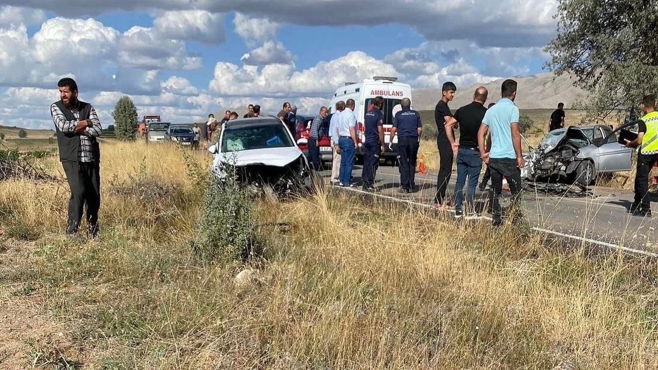 Kayseri'de Feci Trafik Kazası! 2 Kişi Öldü