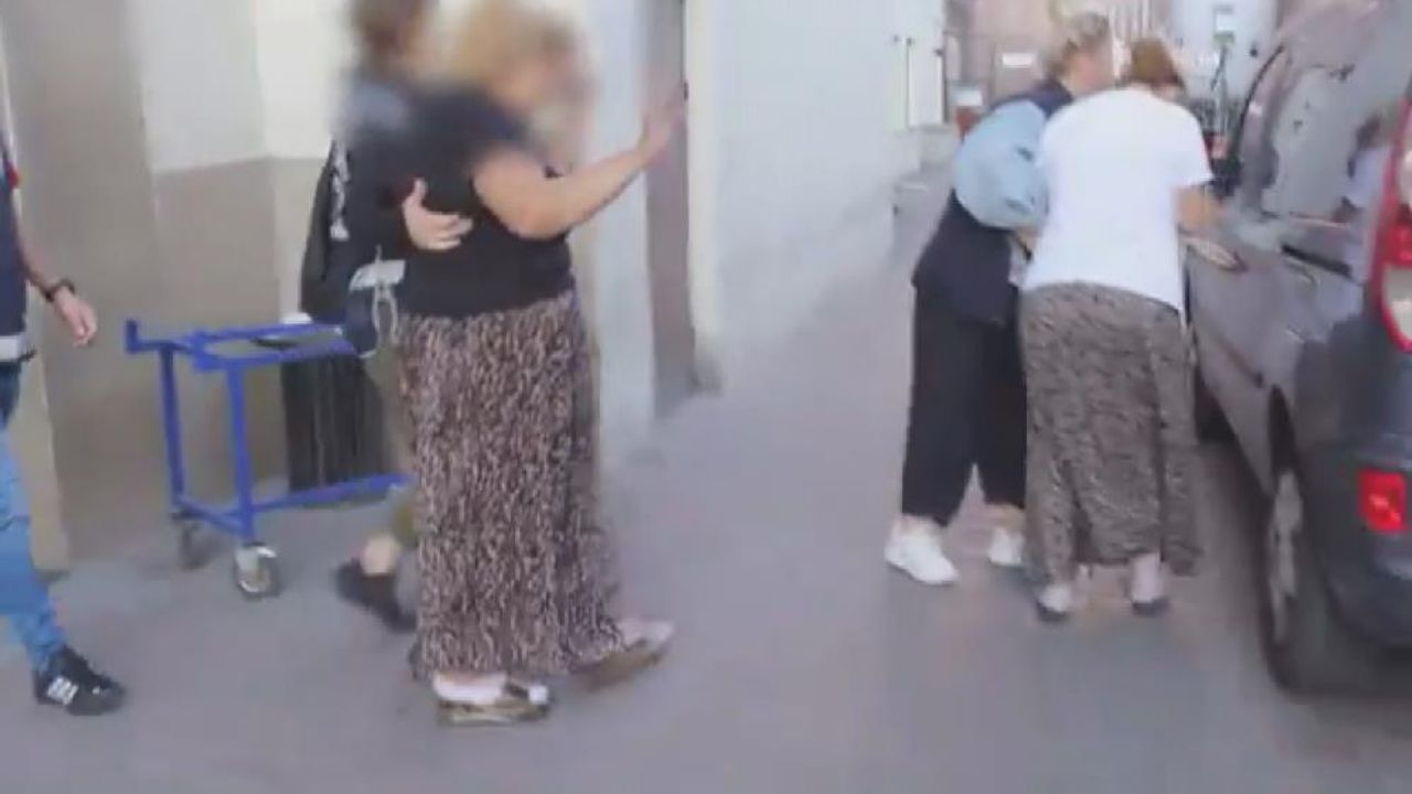 Suç Makinesi Kadın Hırsızlar Yakayı Ele Verdi!