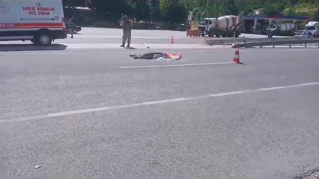 Otomobilin Çarptığı Yaşlı Adam Feci Şekilde Can Verdi!