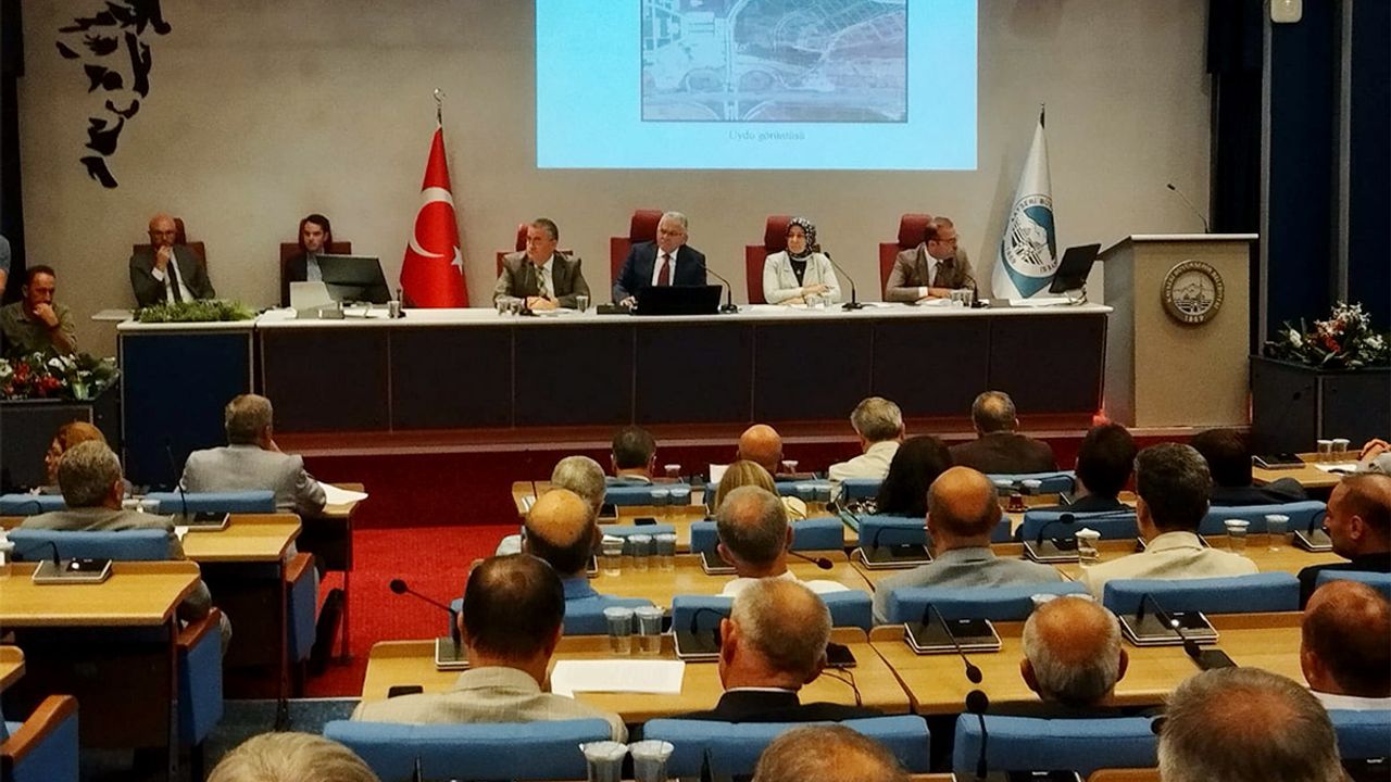 Büyükkılıç'ın Yeni Danışmanı Fevzi Konaç Oldu! İşte Konaç'ın Maaşı...