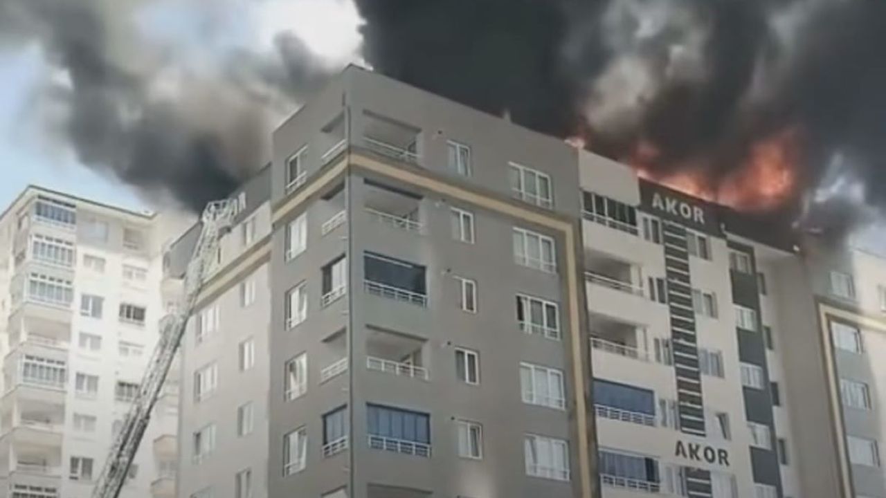 Kayseri’de 8 Katlı Bina Alevlere Teslim Oldu! Çok Sayıda Ekip Sevk Edildi