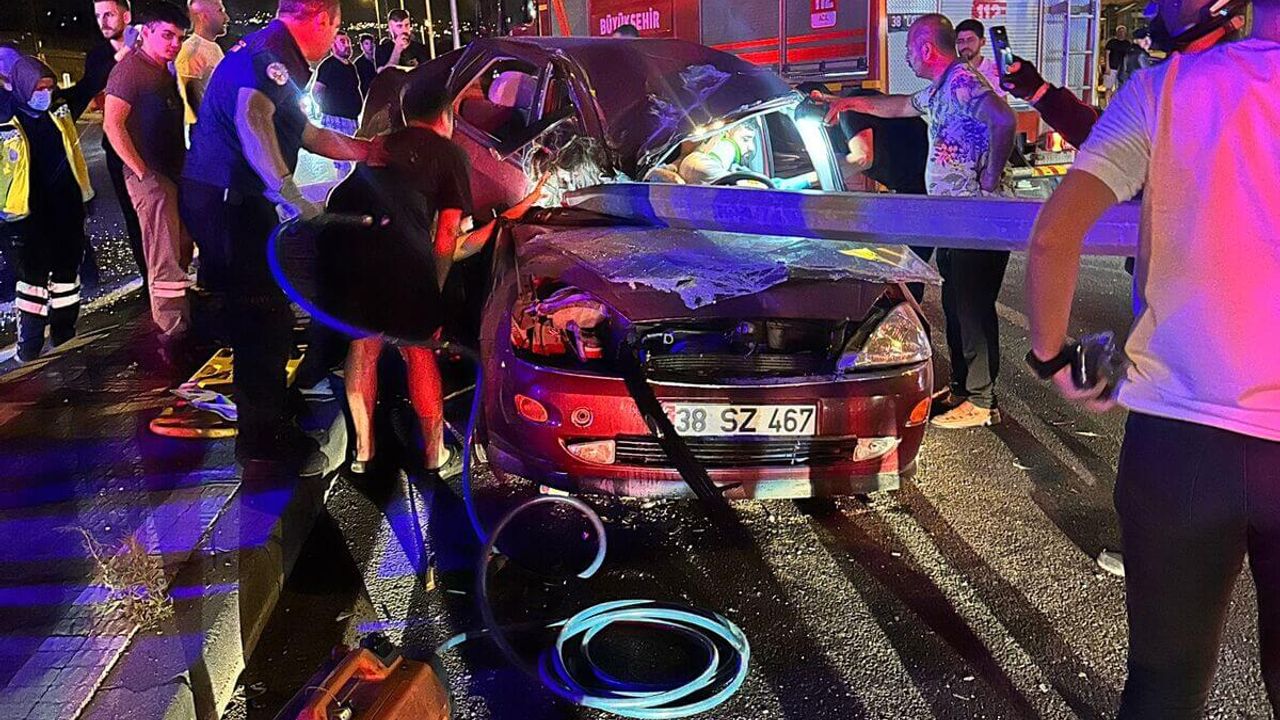 Kayseri'de Korkunç Kaza: 1'i Ağır 2 Yaralı