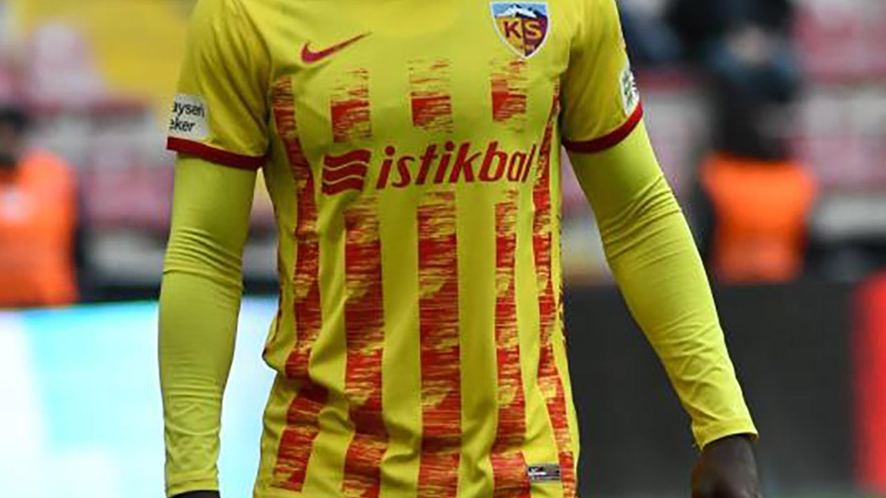 Kayserispor Kamerunlu Futbolcu İle 'Devam' Dedi