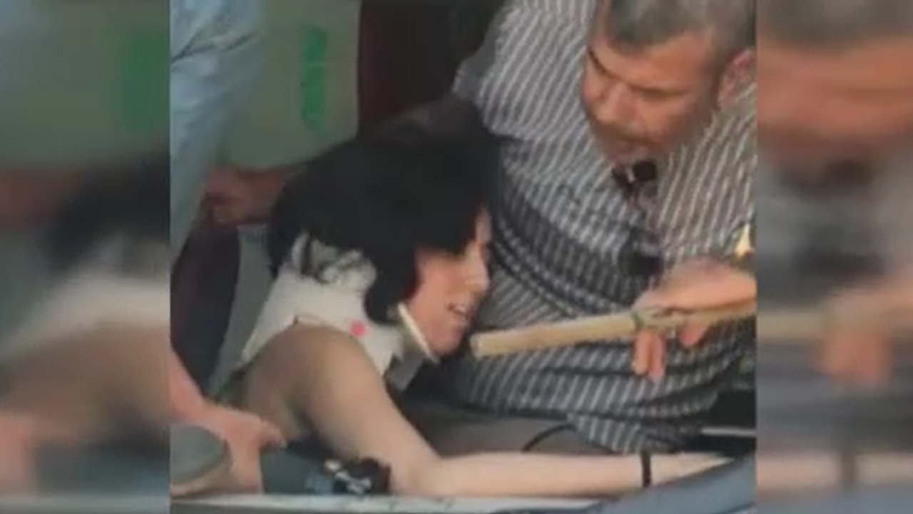 Yolcu Otobüsünün Yoldan Çıktığı Kazada Muavin Hayatını Kaybetti!