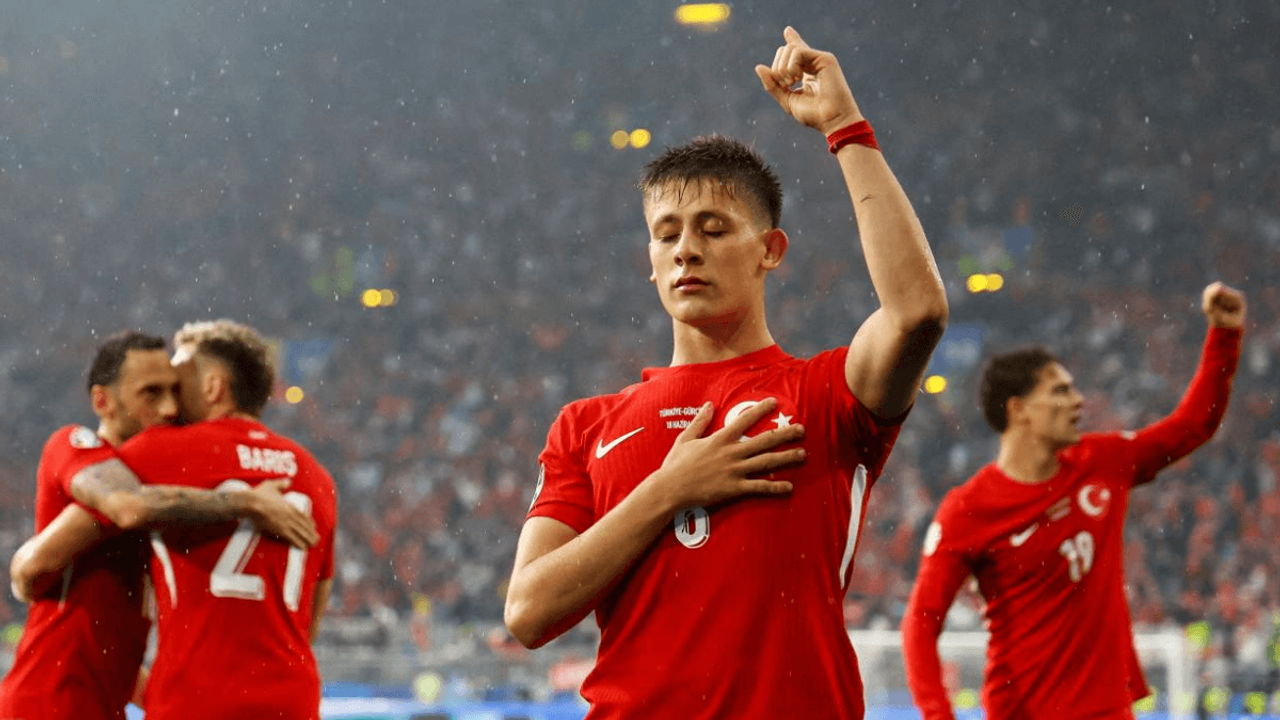 Arda Güler'ın Aile Tablosu Sosyal Medyayı Salladı! Yorum Yağmuruna Tutuldu!