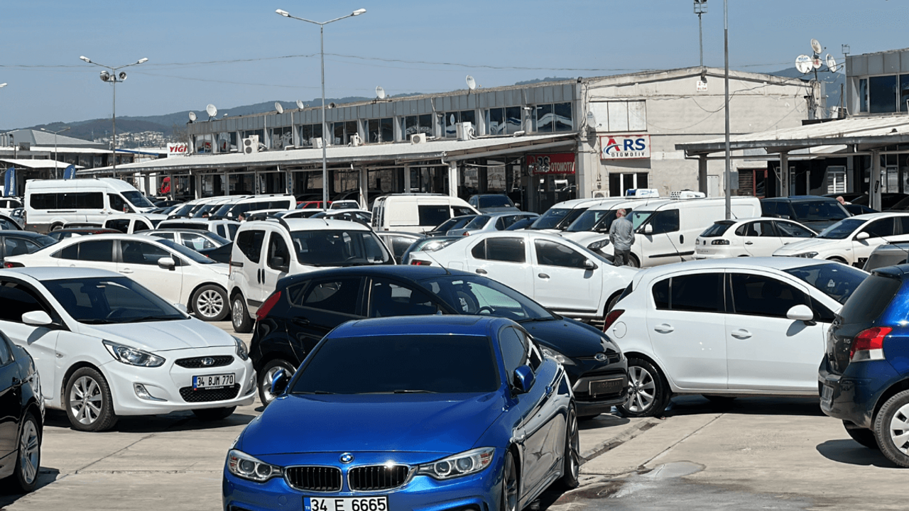 İkinci El Otomobil Piyasasında Büyük Gerileme! Fiyatlar Yere Çakıldı!
