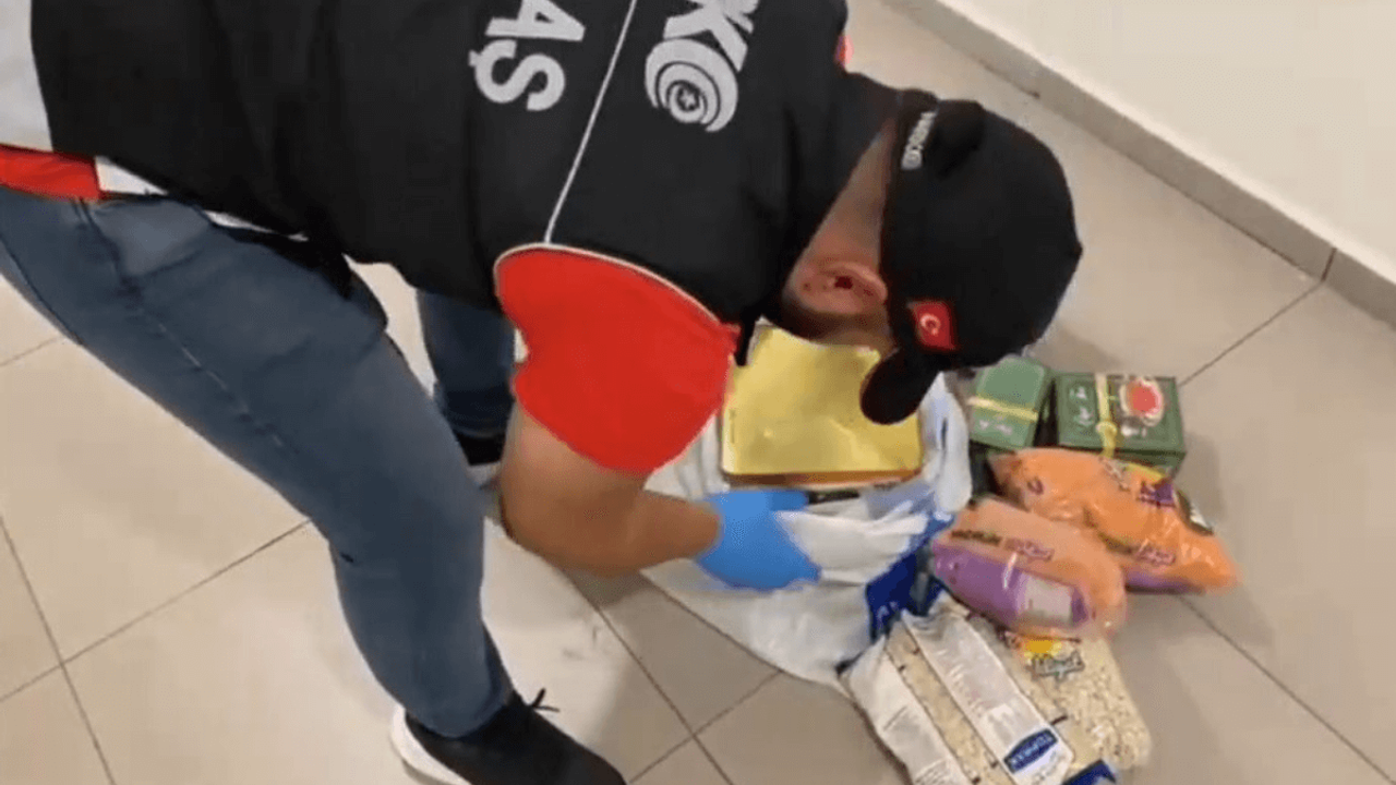 Zeytin Tenekesinden Zula Çıktı! 4 Kilo Ele Geçirildi!