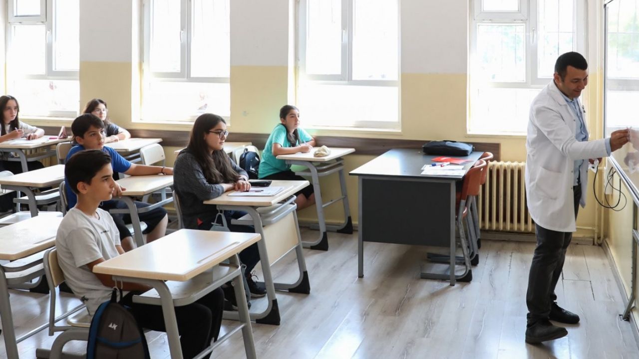 Kayseri Milletvekili Öğretmenler İçin Verilen Teklife İtiraz Etti!