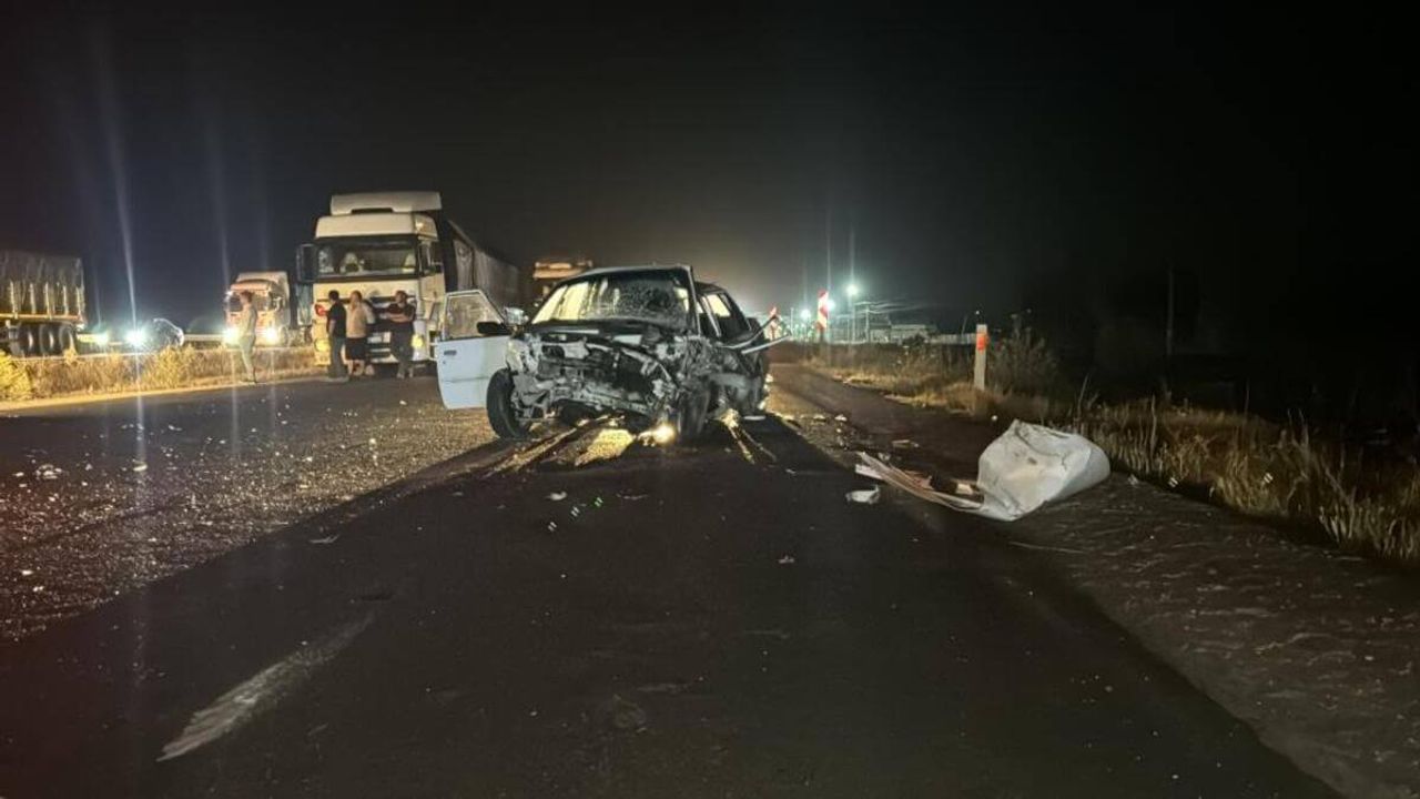 Feci Kaza! Sollama Yaparken Kafa Kafaya Çarpıştı! 6 Yaralı!