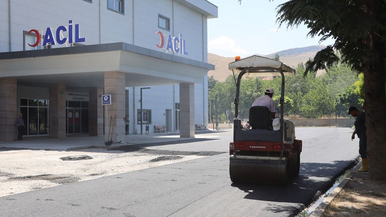 Tozdan Geçilmiyordu! Devlet Hastanesinin Önü Yenilendi!
