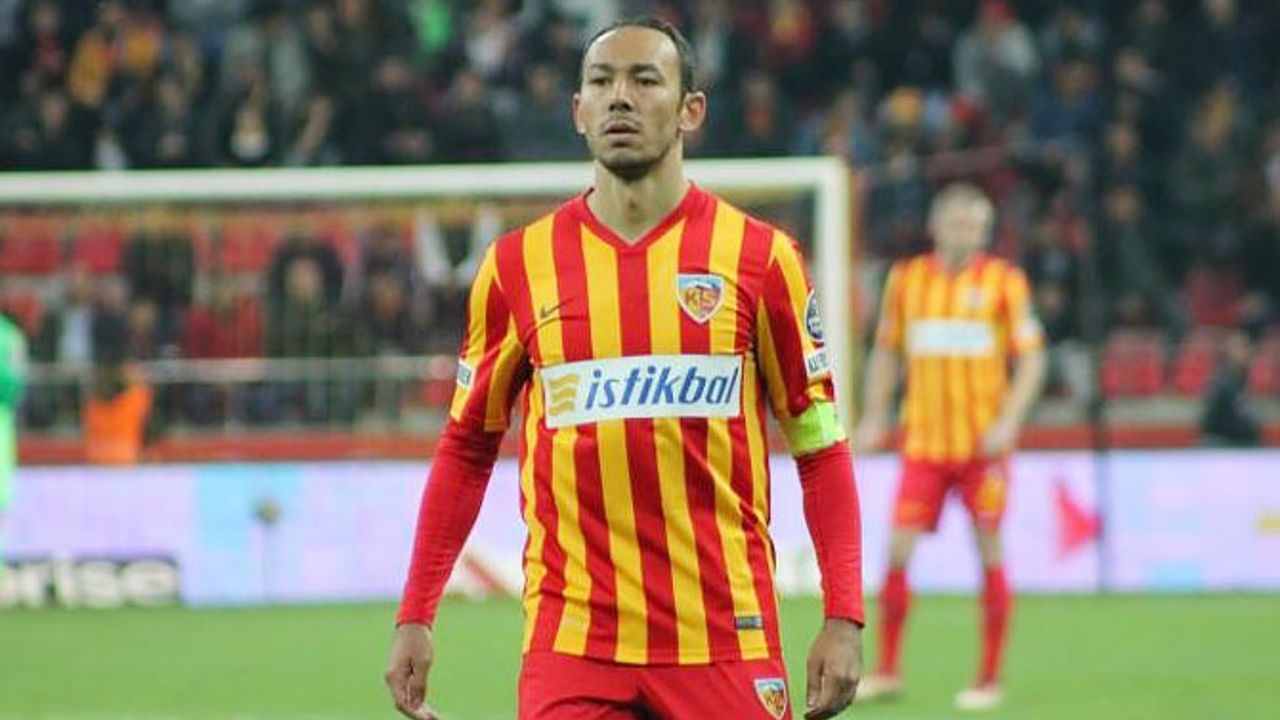 Kayserili Umut Bulut, O Teknik Direktörün Ekibine Dahil Oldu!