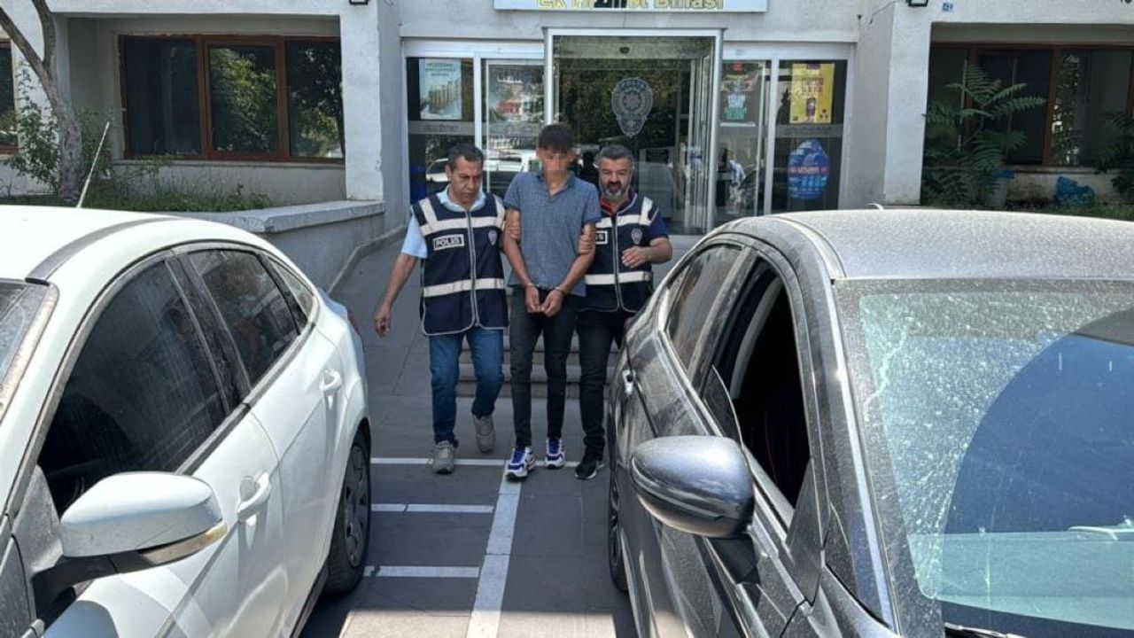 Üvey Dedesini Öldüren 18 Yaşındaki Genç, Adliyede!