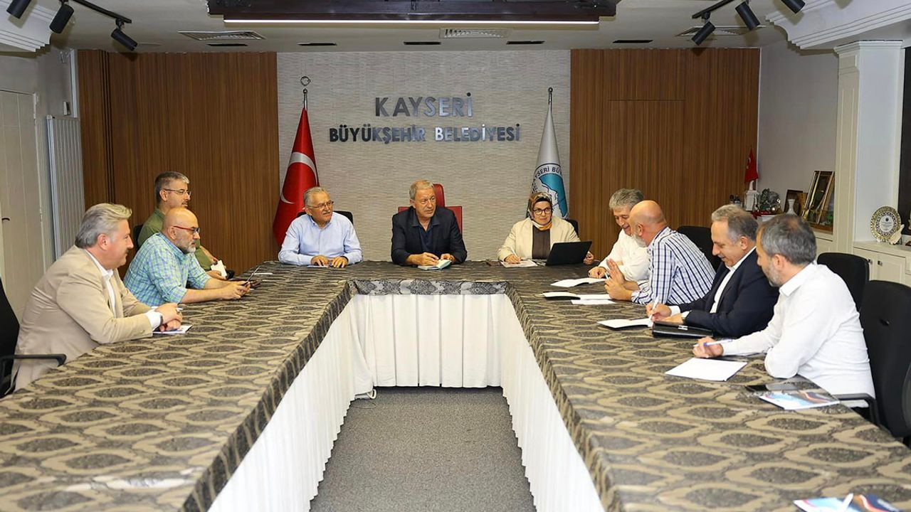 Kayseri'de Önemli Zirve! Yatırımlar Hakkında Neler Konuşuldu?