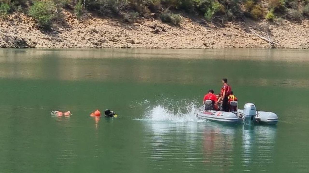Helikopter Kazasının Enkaz Kaldırma Çalışmaları Devam Ediyor!