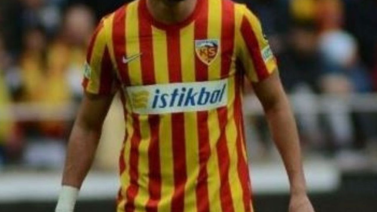 Kayserispor'un Eski Futbolcusu İtalya'dan Dönüyor!