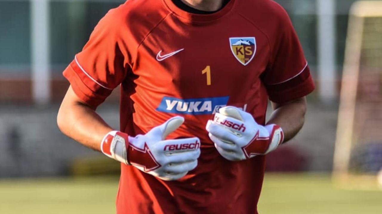Kayserispor'un Eski Kalecisi 3. Lig’e Transfer Oldu