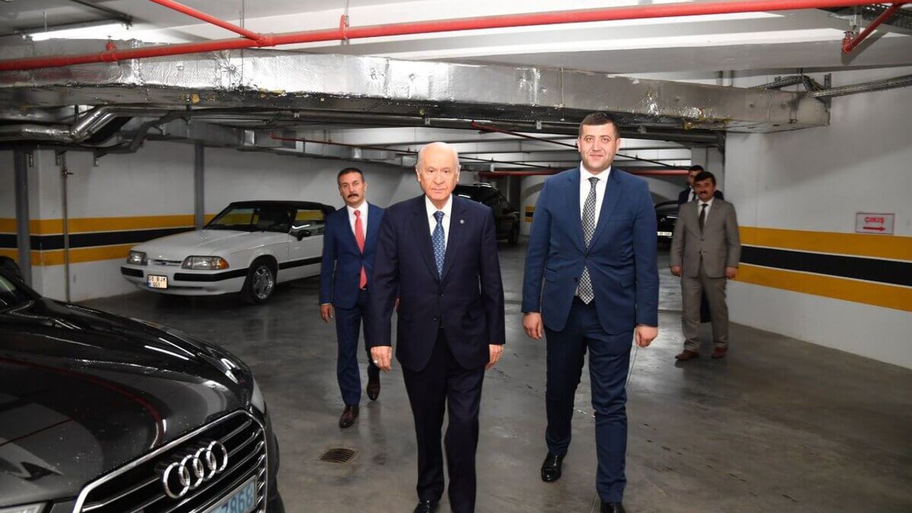 Devlet Bahçeli’den Baki Ersoy’a Sürpriz Hediye! Bakın Ne Gönderdi!