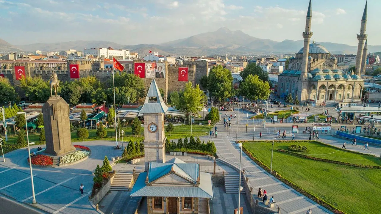 Kayseri'de Gurbetciler Çoğaldı Fiyatlar Arttı!