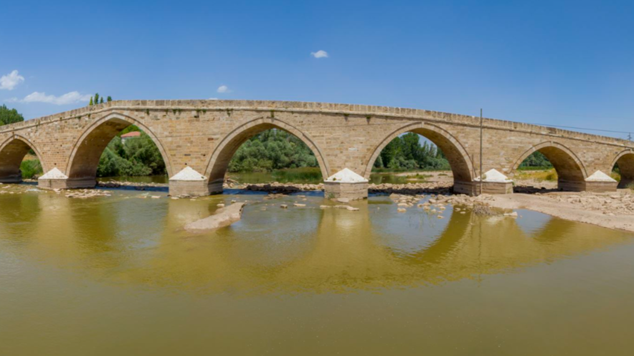 Kayseri’deki 5 Asırlık Şahruh Köprüsü Yıllara Meydan Okuyor