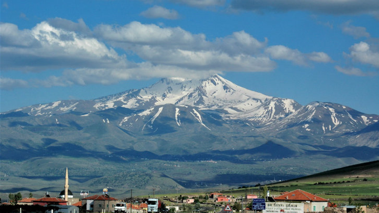 Borçluları Üzen Haber! Erciyes’in Karı Eridi