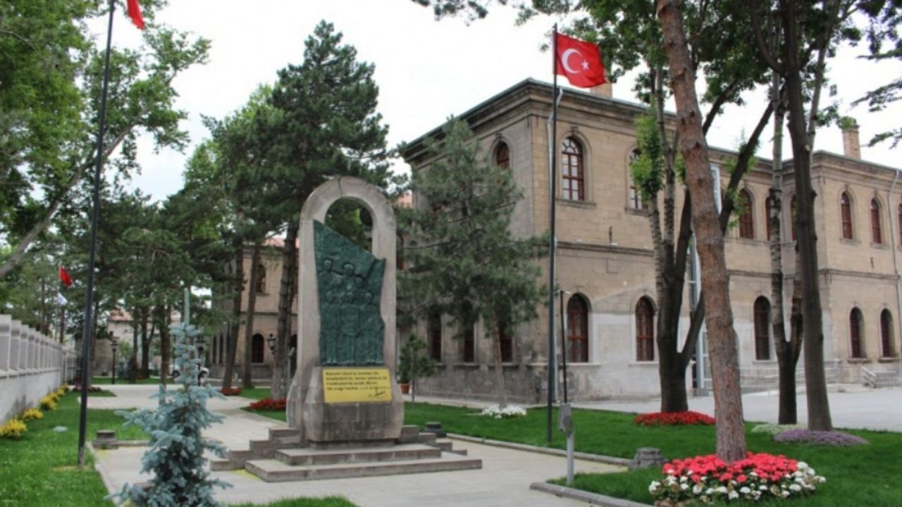 'Ulu Çınar Kayseri Lisesi'nin Tarihi Anlatılacak!