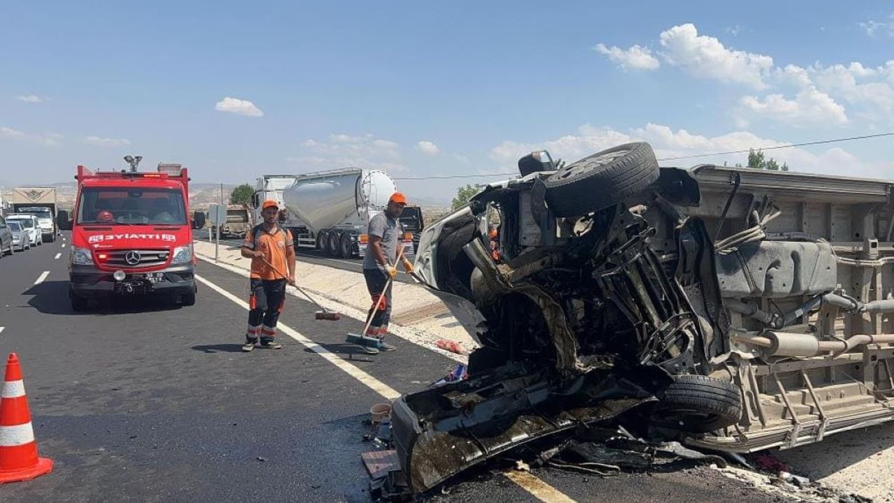 Kayseri Yolunda Feci Kaza: Takla Atan Araç Yandı, Çok Sayıda Yaralı Var!
