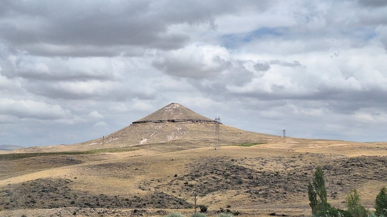 Kayseri’de Yüzlercesi Bulunan Yapılar Merak Konusu Oldu! Ne Olduğunu Biliyor Musunuz?