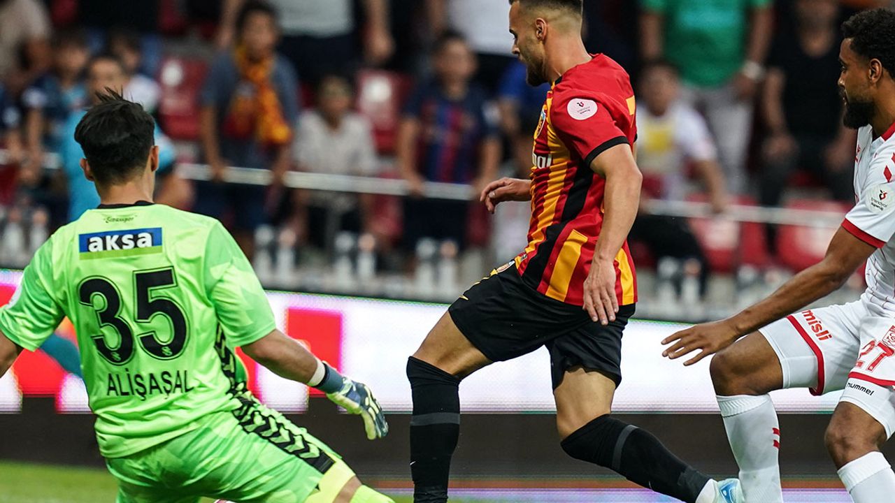 Kayserispor Sivasspor Maçının İlk Yarısı Sona Erdi!