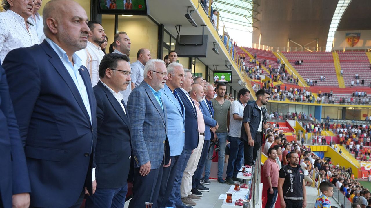 Tam Kadro Kayserispor Maçını İzlediler!