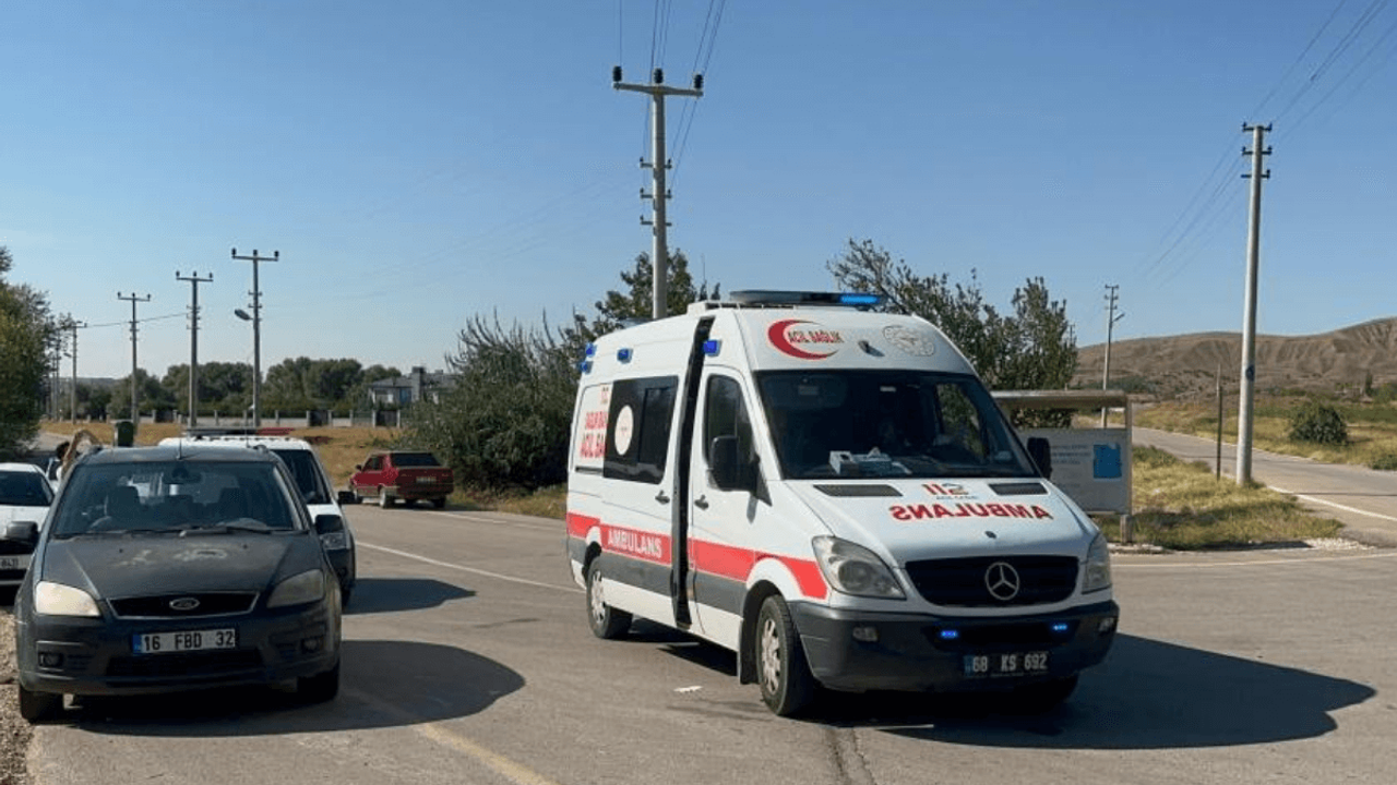 Motosikletli Dehşet! Otomobilin Önünü Kesip Kurşun Yağdırdı!