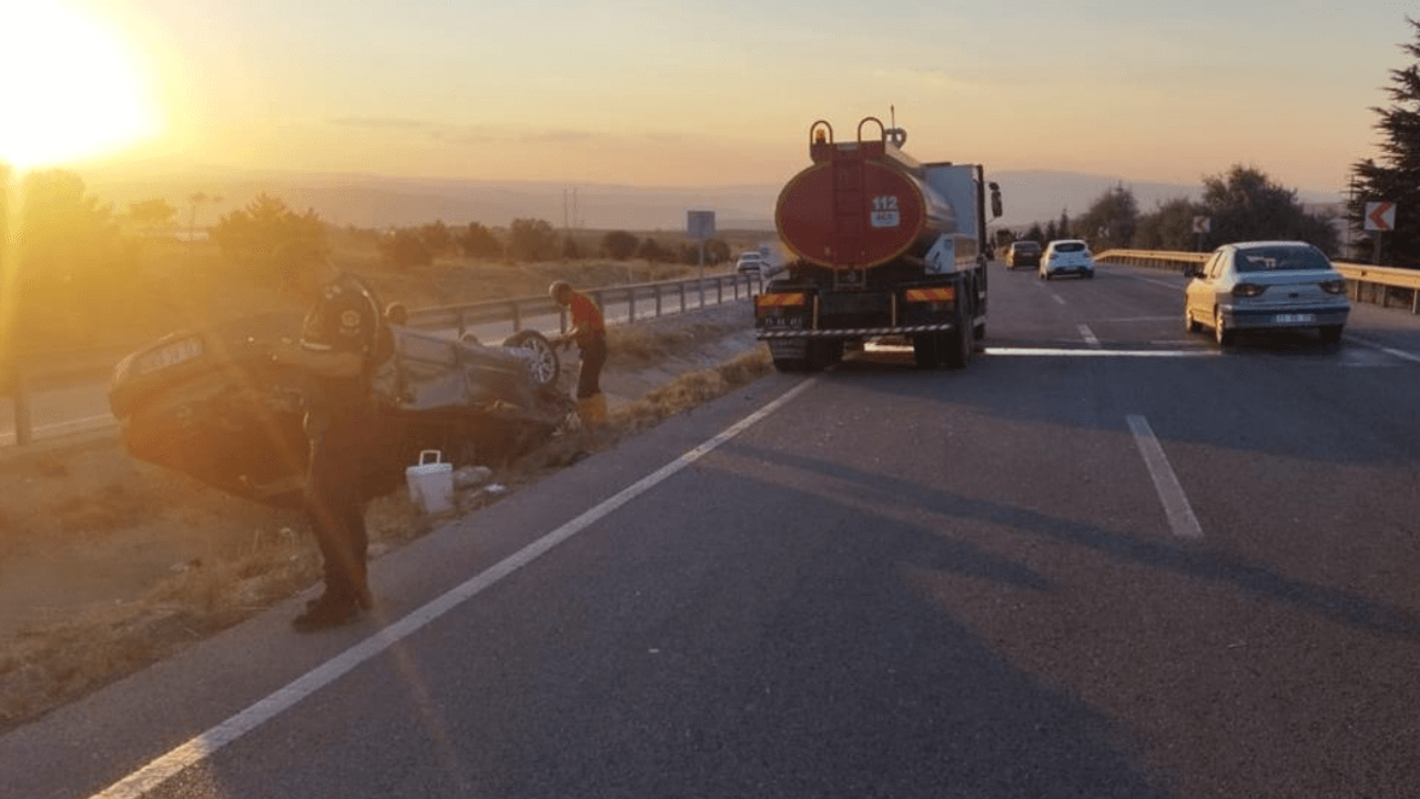 Kayseri Karayolunda Otomobil Takla Attı: 4 Yaralı