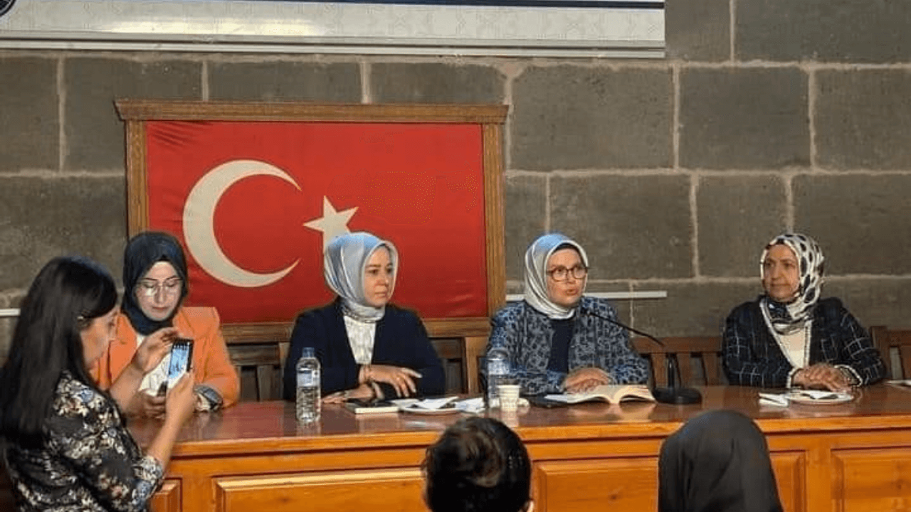Kayserili Vekil ‘Şiir Soframız’ Diyerek Anlattı!